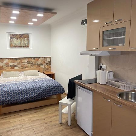 Apartman Heet Belgrado Buitenkant foto