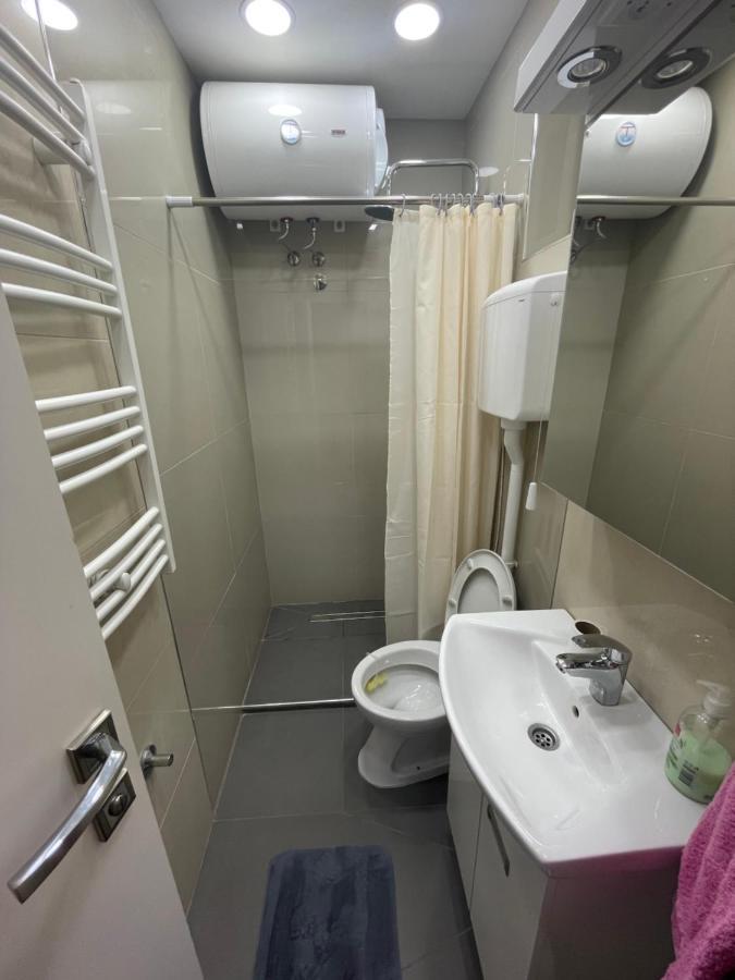 Apartman Heet Belgrado Buitenkant foto