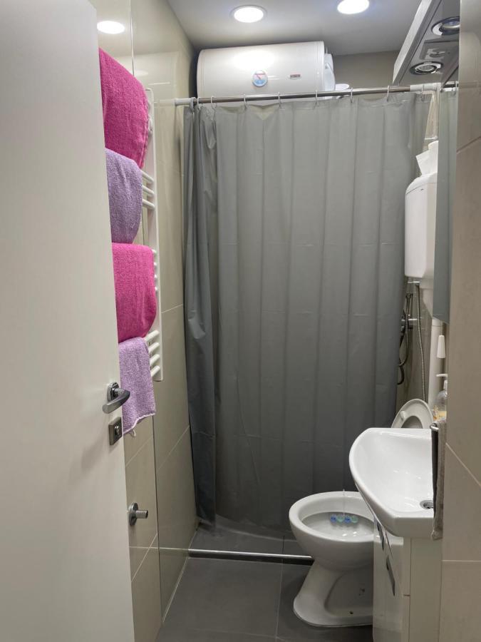 Apartman Heet Belgrado Buitenkant foto