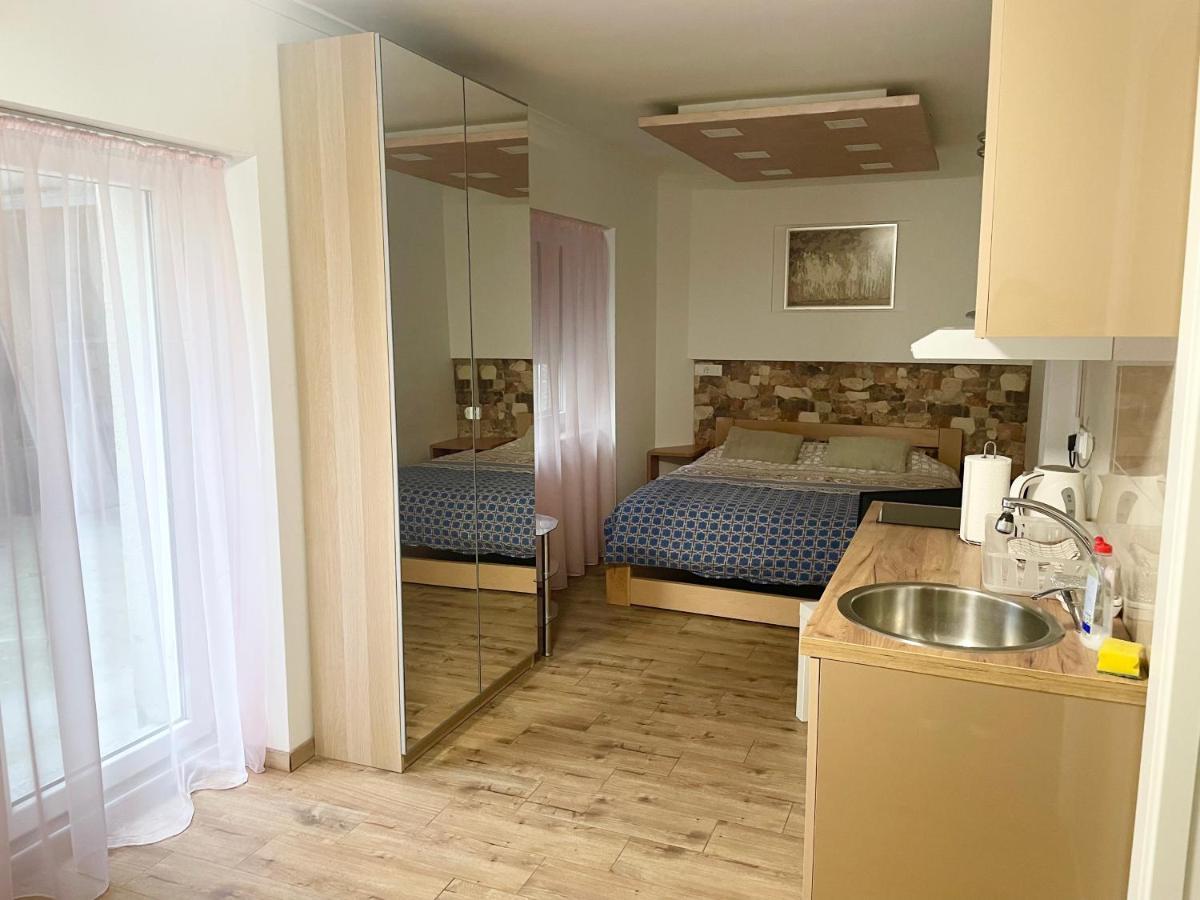 Apartman Heet Belgrado Buitenkant foto